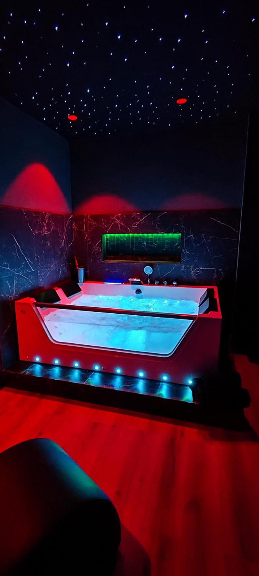 Loveroomxspa Bourg-Saint-Christophe Quarto foto